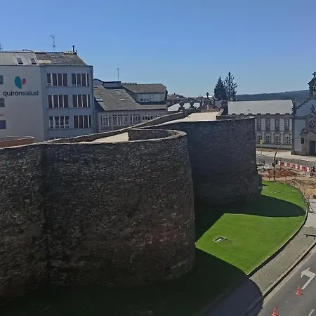 Adarve, Con Parking Y Vistas A La Muralla Lugo